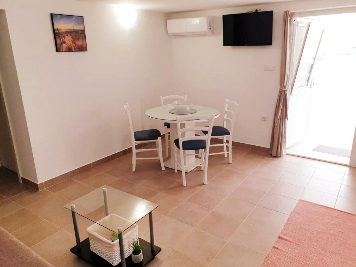Apartment Mihaela Блаце Экстерьер фото